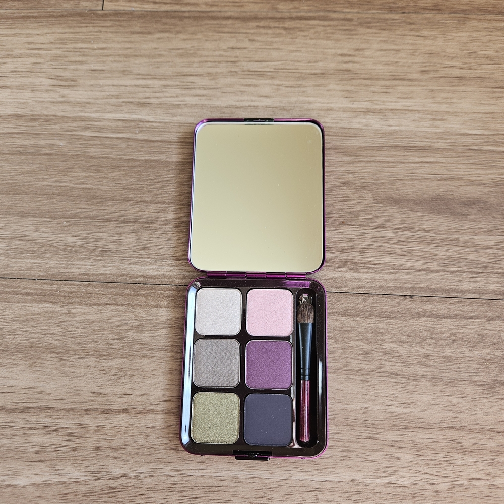 MAC Cosmetics Delight Eyeshadow Palette - Pink, Purple